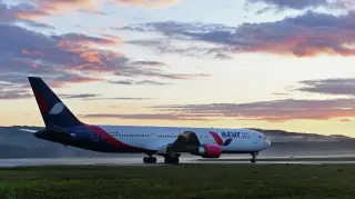 Туркия инқироз шароитида самолётлар учун ёнилғи қуйиш марказига айланди