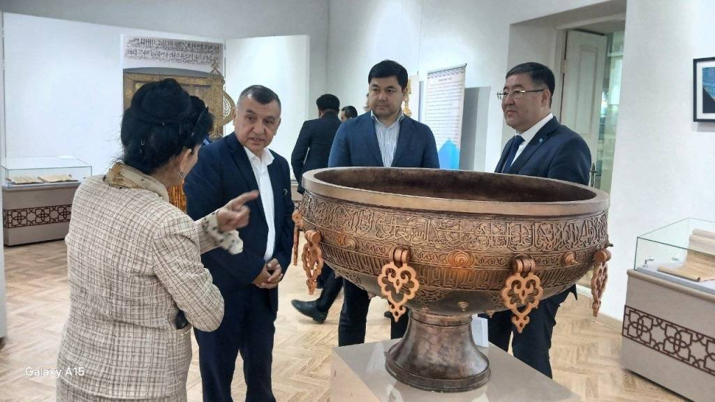 Samarqandda Ahmad Yassaviy maqbarasiga doir ko‘rgazma