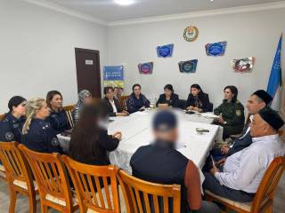 Ажрим ёқасидаги оилалар билан суҳбат ўтказилди