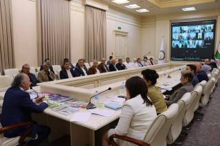 Бадиий соҳада янги ўқув қўлланмалари тақдим этилди