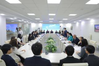 Парламент ва Халқ дипломатияси маркази ҳамкорлигидаги ёшлар мулоқоти