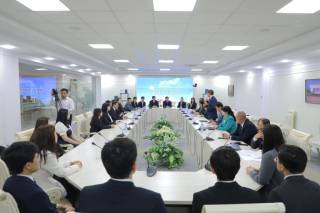 Диалог в рамках сотрудничества парламента и Центра народной дипломатии