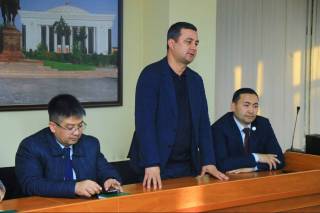 Раҳбар ва ёшлар учрашуви