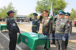 Ёш аскарлар қасамёд қилди