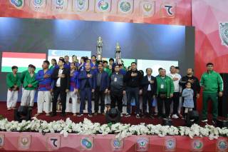 Урганчда кураш бўйича Осиё кубоги ғолиблари аниқланди