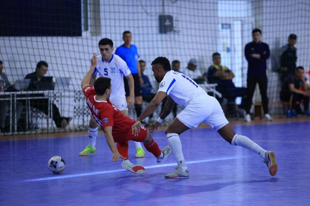 Футзал: Олий лига 11-тур баҳслари давом этмоқда