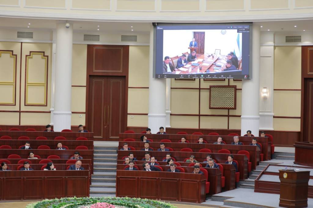 Қизириқ тумани ва Зарафшон шаҳри ҳудуди кенгайтирилмоқда