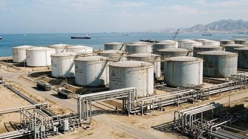 AQSH dengiz qamali ortidan Eron neft omborxonalari to‘lib bormoqda