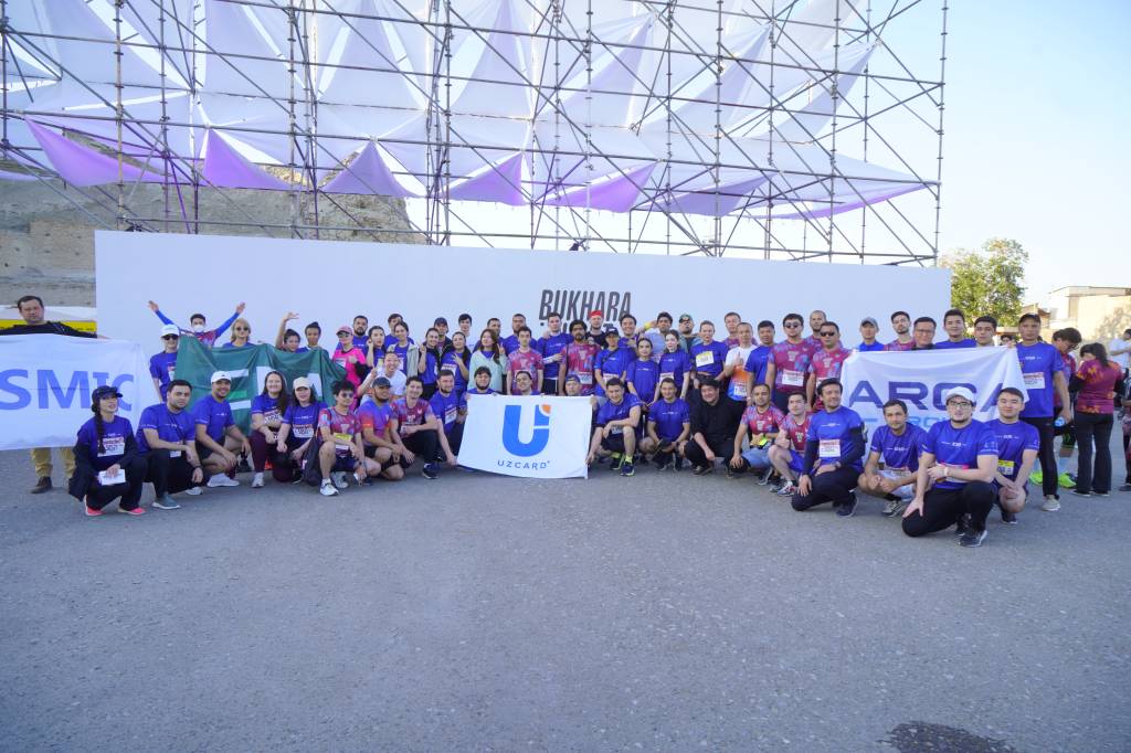 UZCARD jamoasi Bukhara Night Race 2026 tungi yugurishida ishtirok etdi