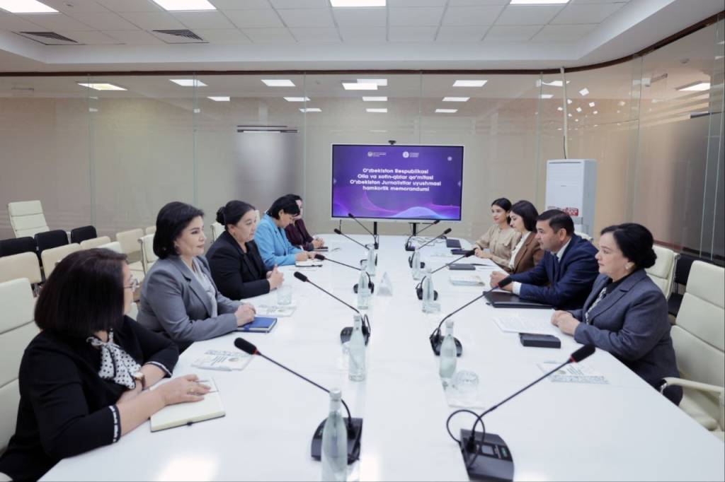 Оила ва хотин-қизлар қўмитаси ҳамда Журналистлар уюшмаси ўртасида ҳамкорлик меморандуми имзоланди