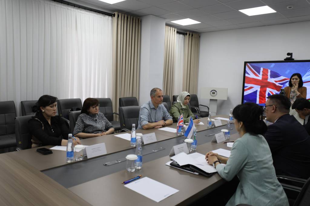 Britaniya hukumati vakillari A.Avloniy nomidagi pedagogik mahorat milliy institutida bo‘ldi