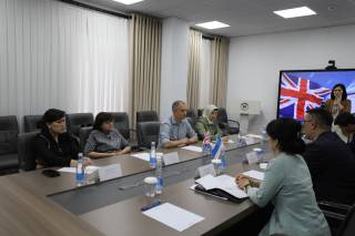 Britaniya hukumati vakillari A.Avloniy nomidagi pedagogik mahorat milliy institutida bo‘ldi