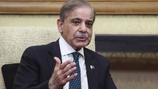 Pokiston bosh vaziri jamiyatni kitobxonlikka chaqirdi