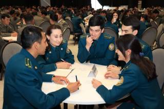 Ҳарбийлар ўртасида “Аждодлар изидан” интеллектуал ўйини ўтказилди