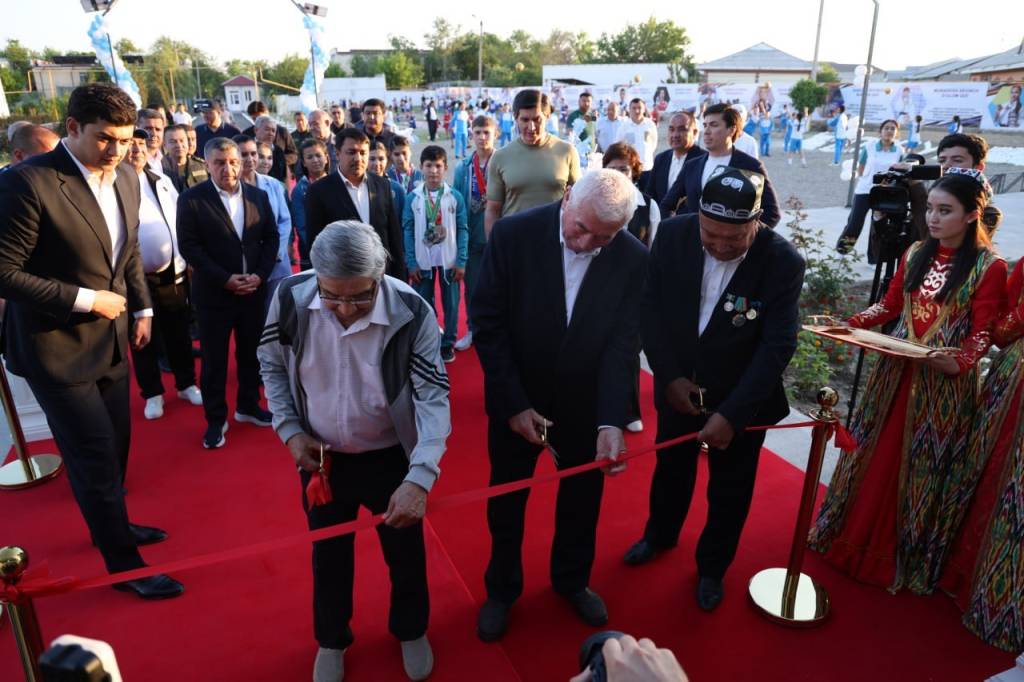 Ўзбек спорти юлдузлари жиззахлик ёшлар билан учрашди