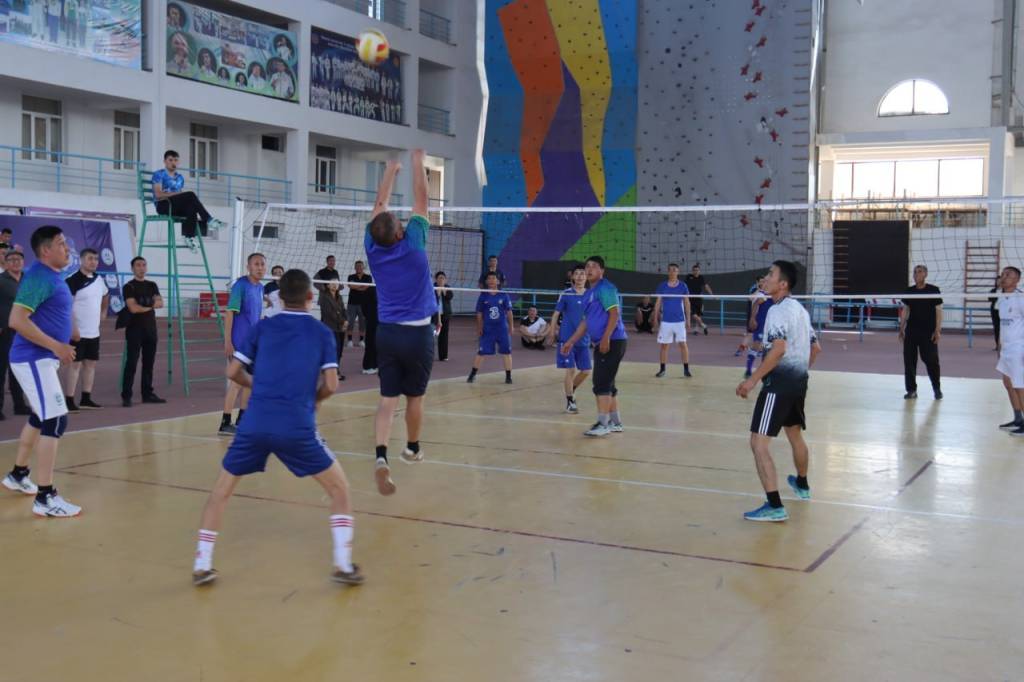 Кубок ва пул мукофоти топширилди