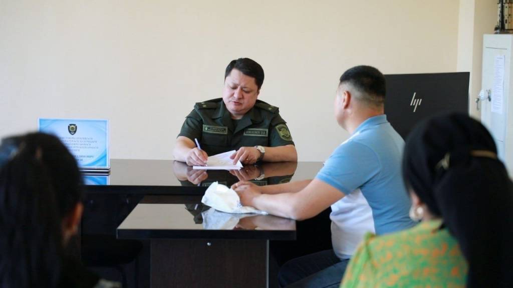 МИБ: сайёр судда алиментчи оталарга маъмурий қамоқ жазоси тайинланди