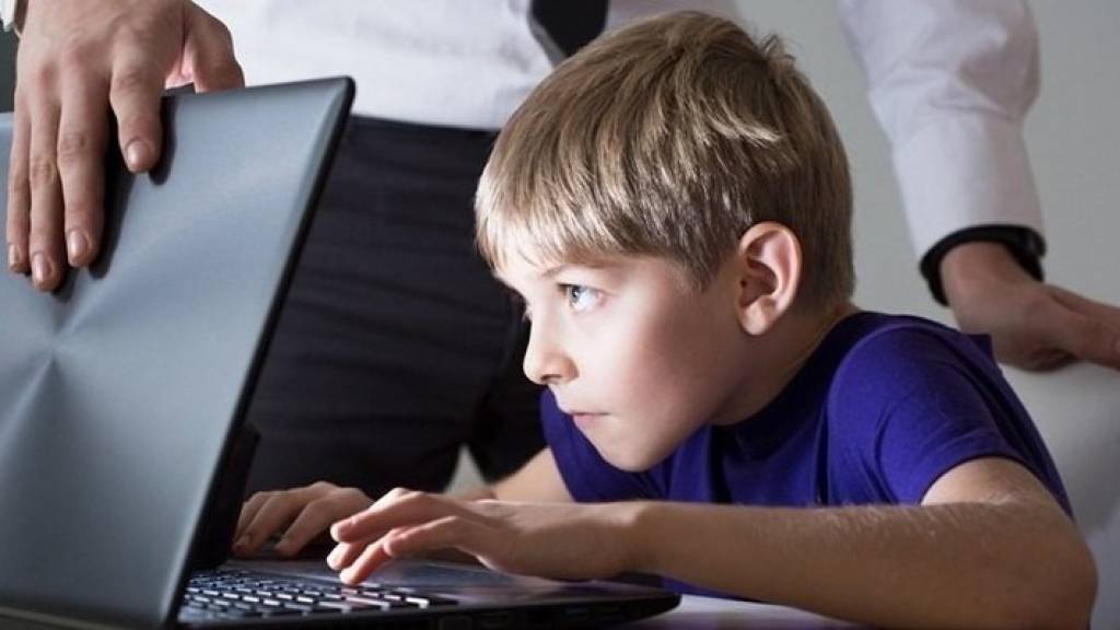 Туркияда болалар интернетдан фойдаланишига доир чеклов ўрнатилди