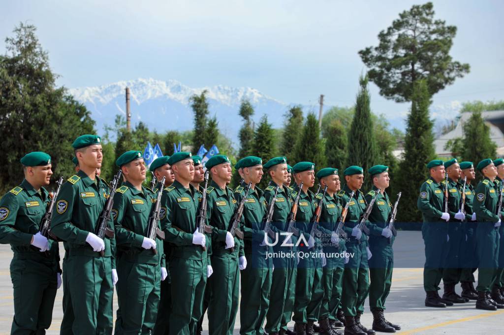 Сурхондарёда ёш аскарлар қасамёд қилди