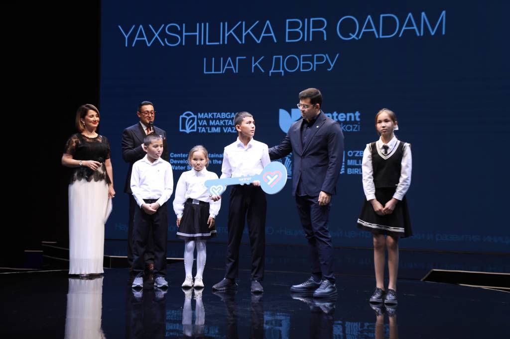 HAYOT Foundation platformasi tomonidan Maktablardan uzoqda joylashgan hududlarga maktab avtobuslari topshirildi