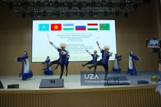 Markaziy Osiyo va Rossiya san’ati bir sahnada