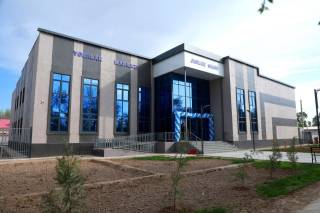 Тахтакўпирда “Ёшлар маркази” биноси фойдаланишга топширилди