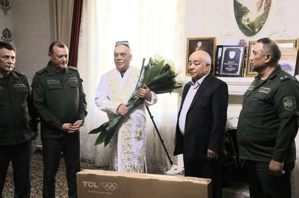 Ustozga yuksak ehtirom ko‘rsatildi