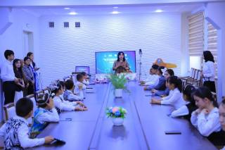 Китобхон болалар зукколикда беллашди