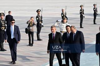 Чехия Бош вазири Андрей Бабиш расмий ташриф билан Ўзбекистонга келди