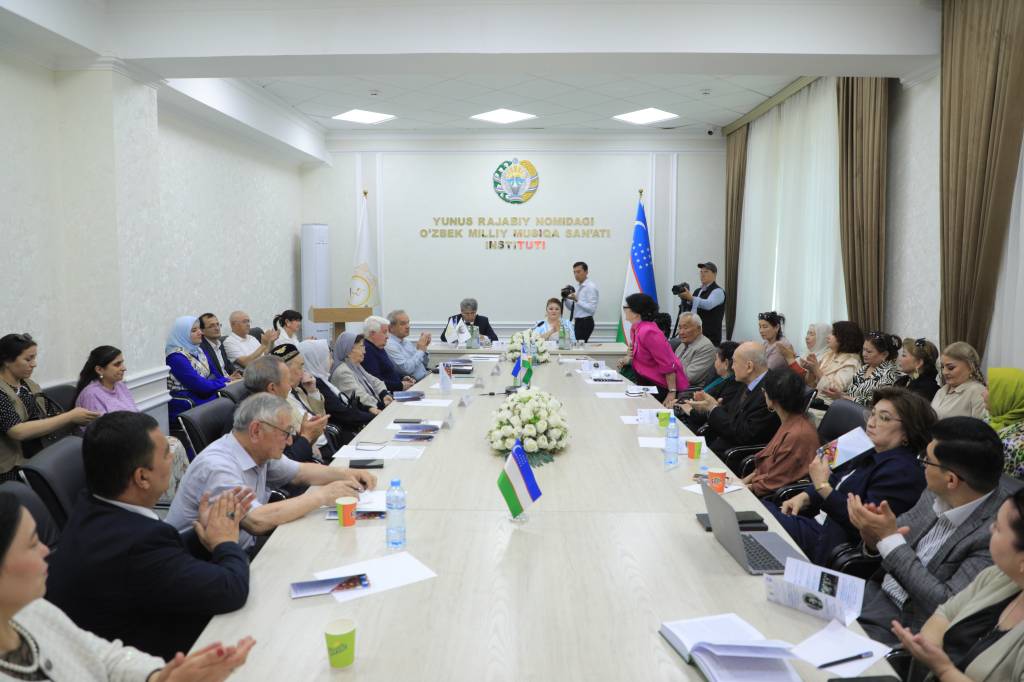 Холисхон Қодирова – ноёб овоз соҳибаси