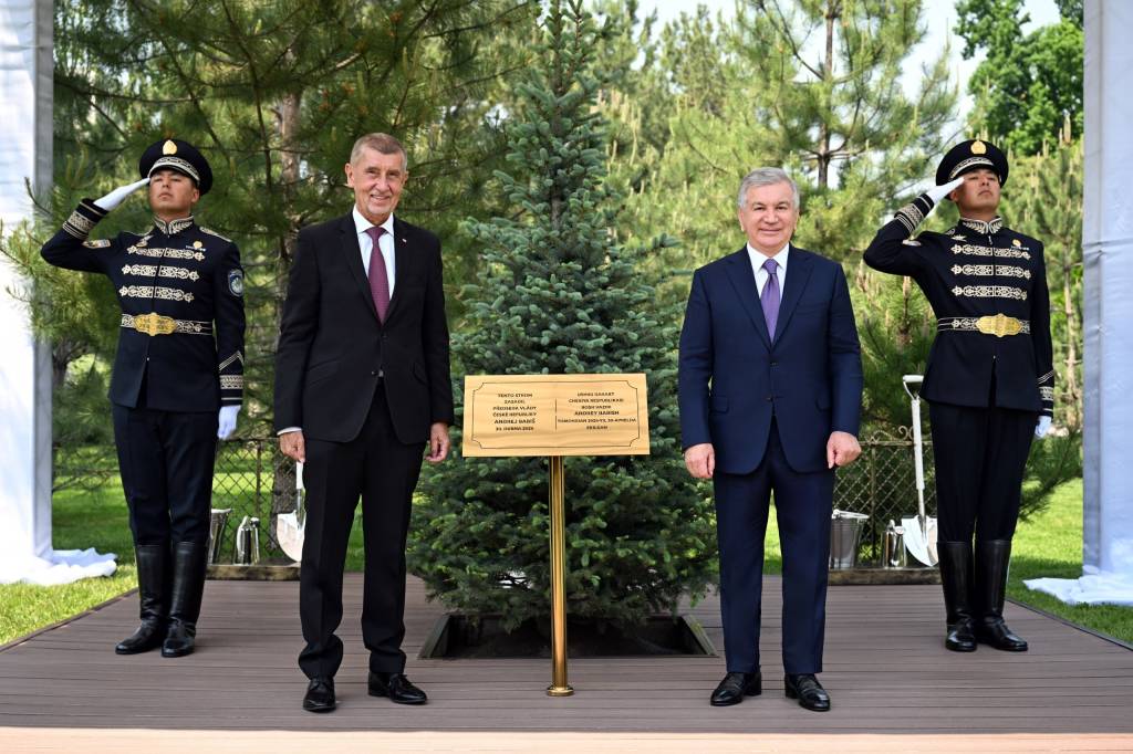 Ўзбекистон Президенти ва Чехия Бош вазири биргаликда дарахт экдилар