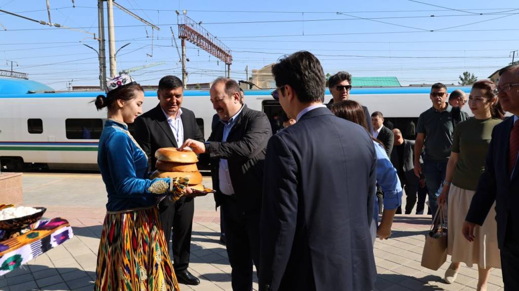 Халқаро анжуман қатнашчилари Самарқандда