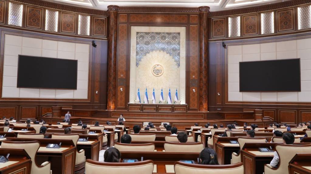 Yoshlar kunida Senatda faol yoshlar bilan muloqot tashkil etildi