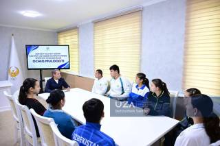 Хоразм вилояти ҳокими спортчи ёшлар билан учрашди