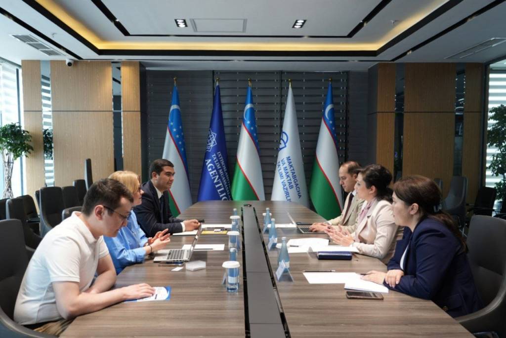 Таълим соҳасида халқаро алоқалар кенгаймоқда