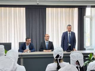 Rahbar va yoshlar uchrashuvi