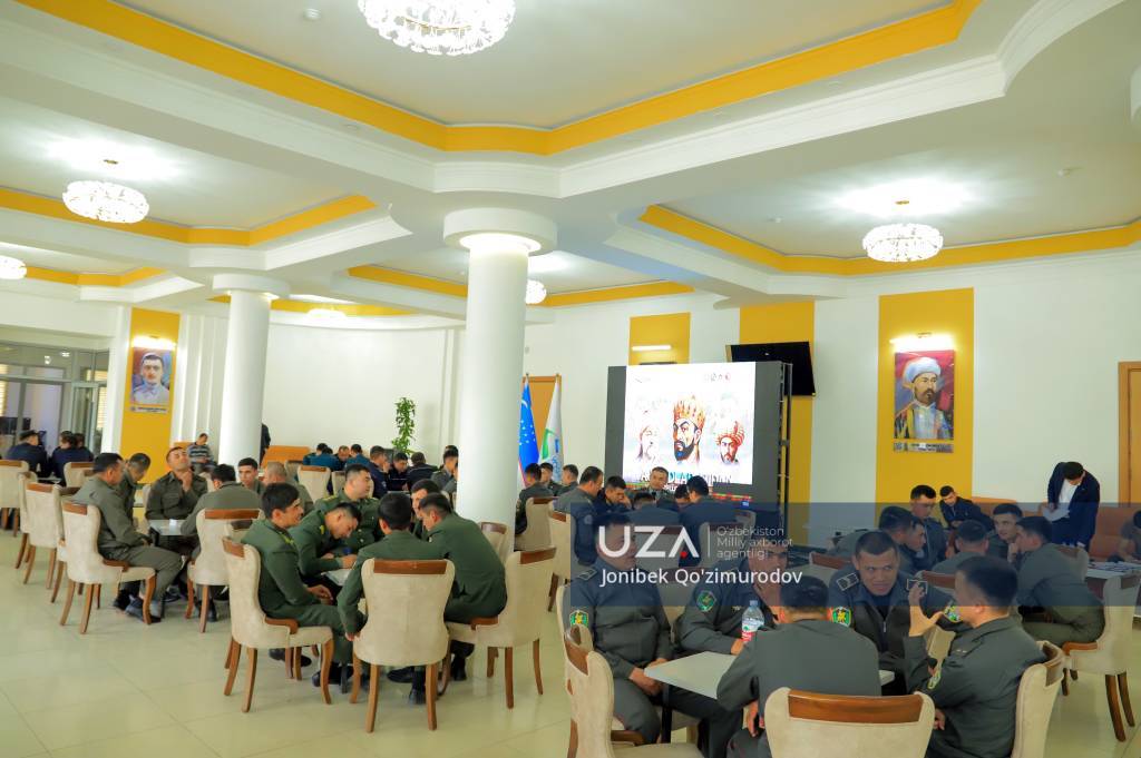 Yosh harbiy xizmatchilar intellektual sinovda