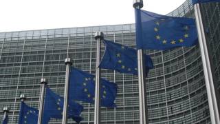 Еврокомиссия приостановила финансирование Сербии 