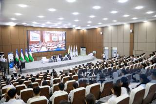 Rahbar va yoshlar o‘rtasida ochiq muloqot o‘tkazildi