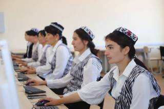 “Yilning eng yaxshi tarbiyachisi”: 1 ming 664 nafar ishtirokchi test sinovlarida
