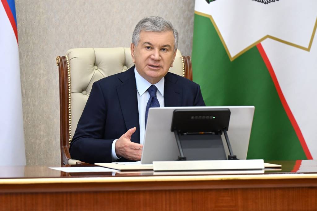Charm-poyabzal sanoatini rivojlantirish bo‘yicha ustuvor vazifalar ko‘rib chiqildi
