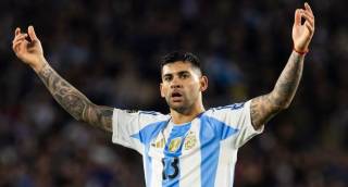 Argentina termasi asosiy himoyachisi mundialgacha safga qaytadi