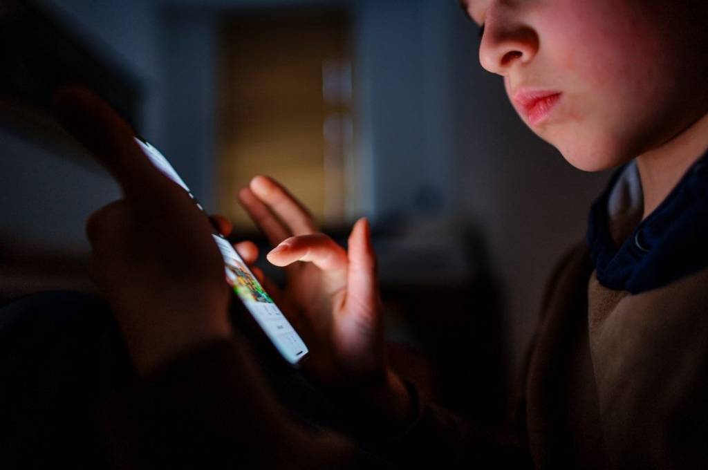 Soxta mo‘ylov: Bolalar internet nazoratini oson chetlab o‘tmoqda