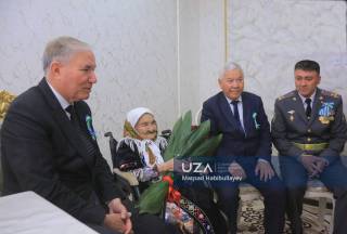 Уруш қатнашчисига Президент совғаси топширилди