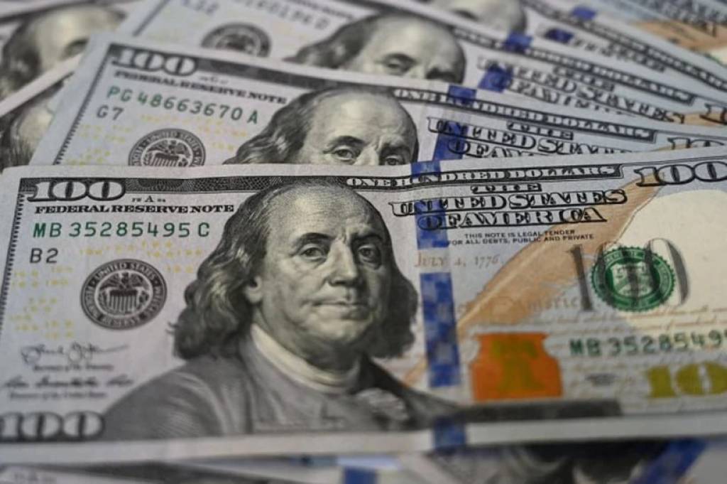 Адлия: банкдан 500 долларгача валютани ҳужжатсиз олиш мумкин бўлади
