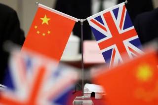 Londondagi “maxfiy kuzatuv” mojarosi: Pekin Britaniya sudini “siyosiy spektakl” deb atadi