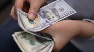 Банктен 500 долларға дейін валютаны құжатсыз сатып алуға мүмкіндік беріледі