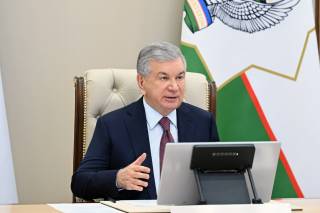 Давлат хизматларини кўрсатишда бюрократияни қисқартириш чоралари кўриб чиқилди