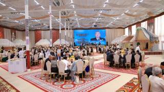 Давлат ва жамоат арбобига эҳтиром кўрсатилди