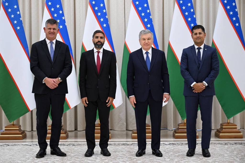 Ўзбекистон Президенти “SOCAR” ва “British Petroleum” билан ҳамкорликни ривожлантириш режаларини муҳокама қилди